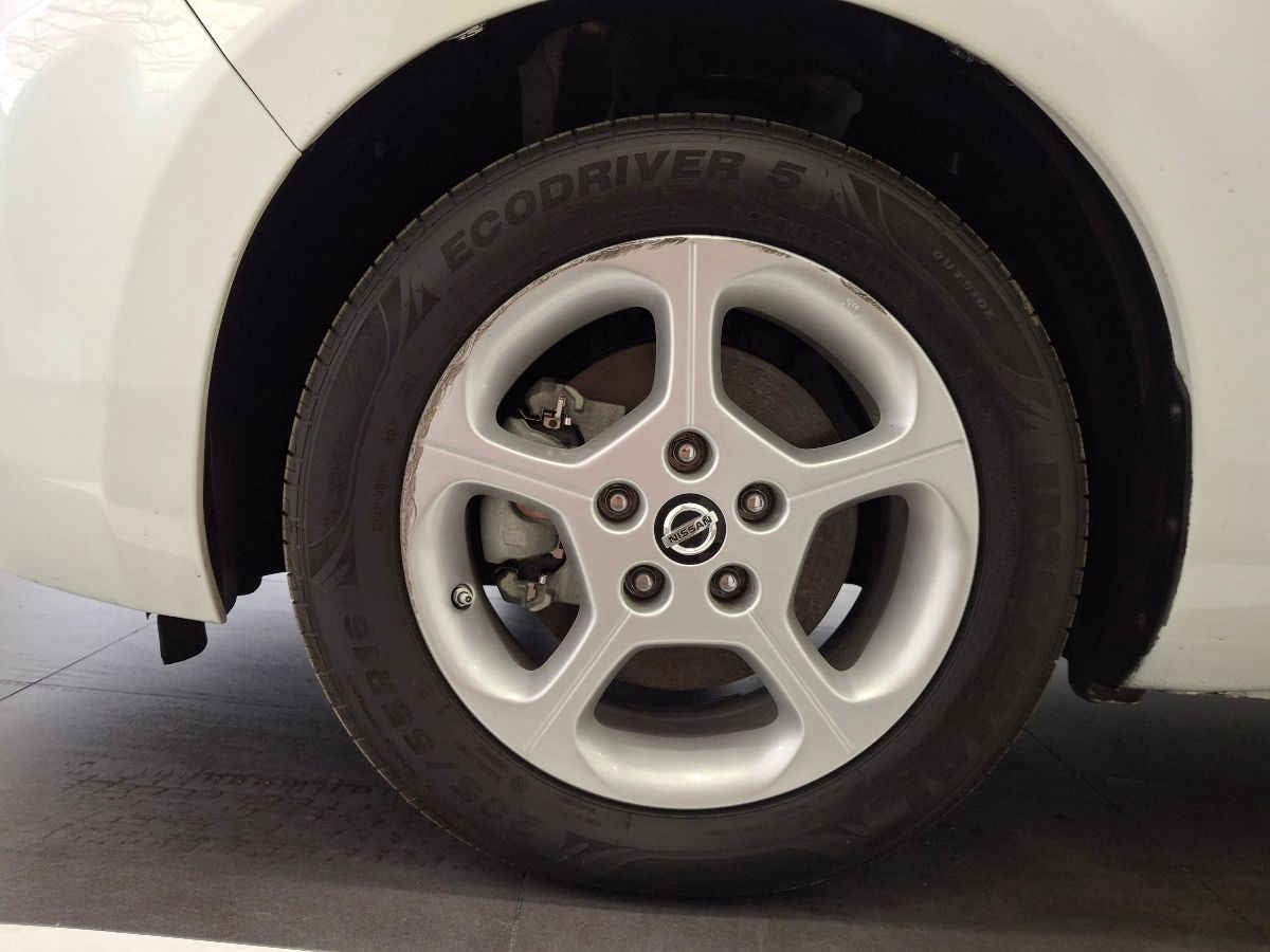 2017 Nissan LEAF 5p Electrico 24 kwh/90 kw