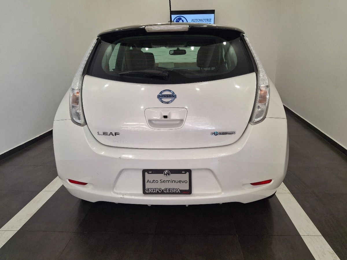 2017 Nissan LEAF 5p Electrico 24 kwh/90 kw