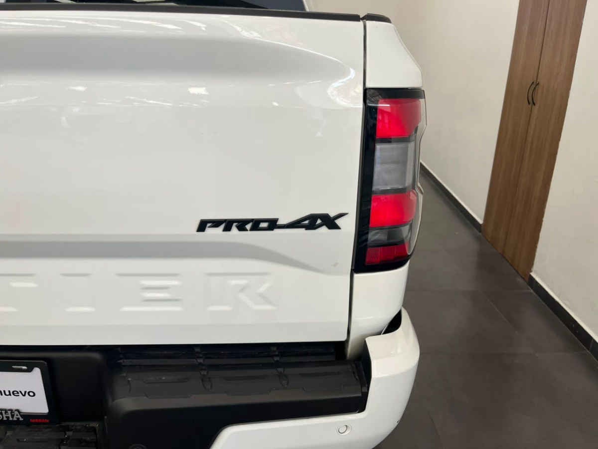 2024 Nissan Frontier 4p Pro-4X V6/3.8 Aut 4x4