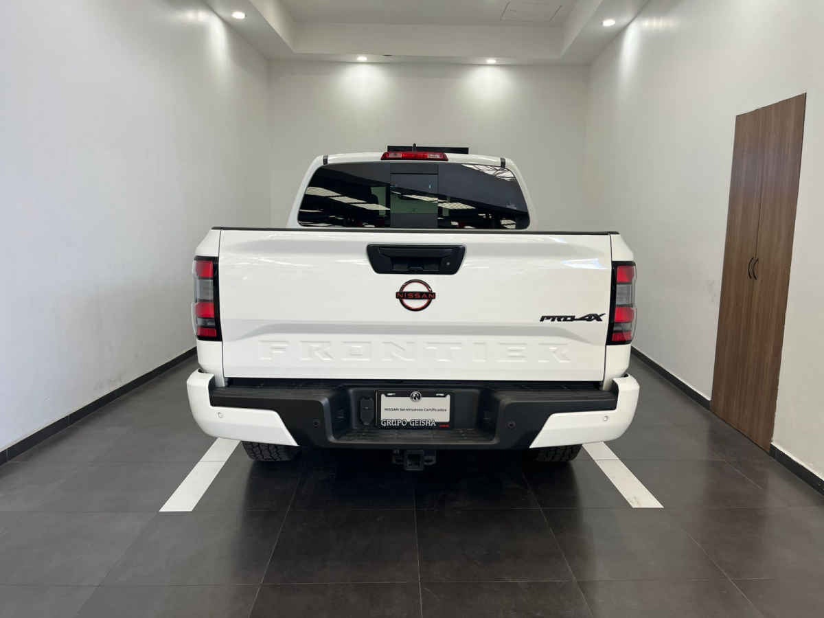 2024 Nissan Frontier 4p Pro-4X V6/3.8 Aut 4x4