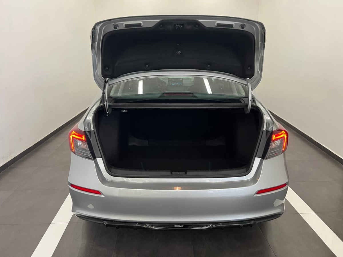 2025 Honda Civic 4p i-Style L4/2.0 Aut