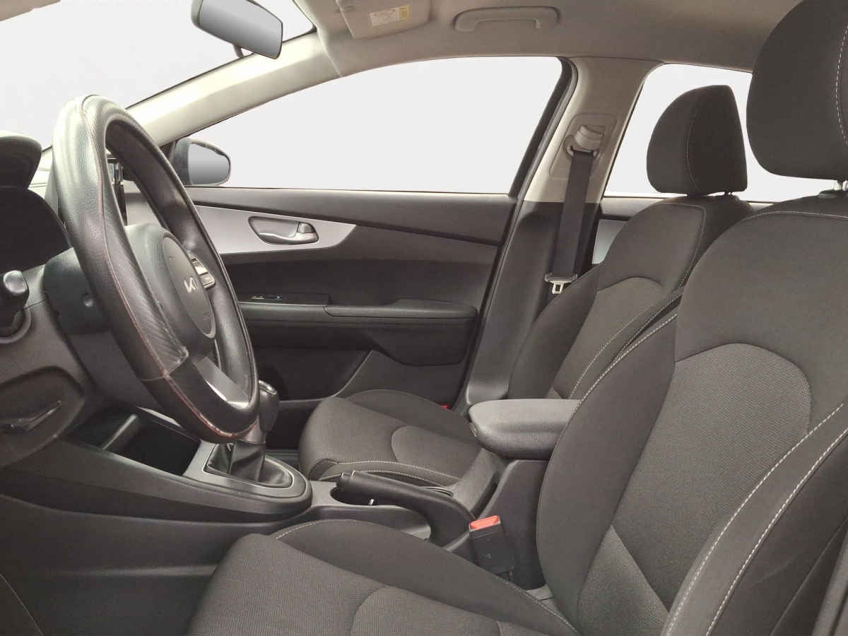 2023 Kia FORTE SEDAN 4p L L4/2.0 Man