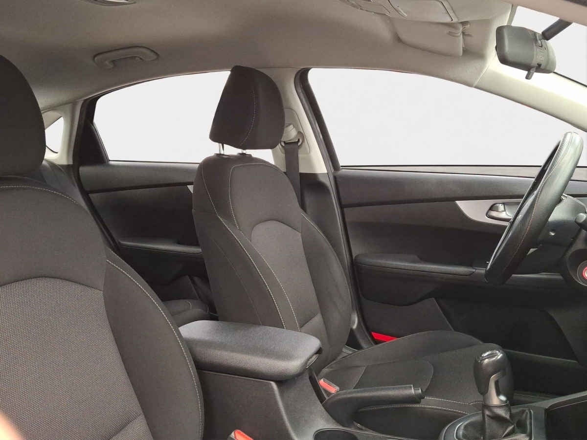 2023 Kia FORTE SEDAN 4p L L4/2.0 Man