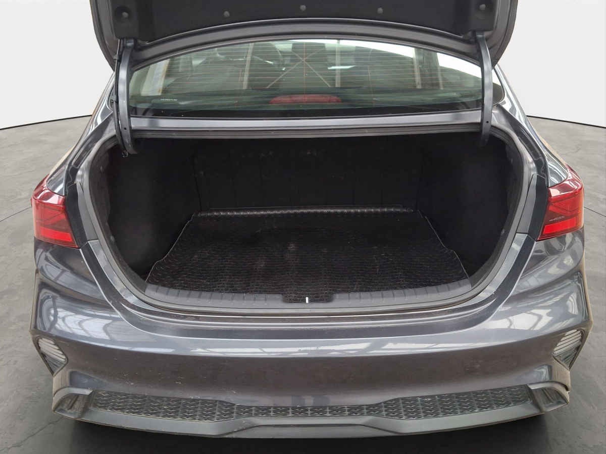 2023 Kia FORTE SEDAN 4p L L4/2.0 Man