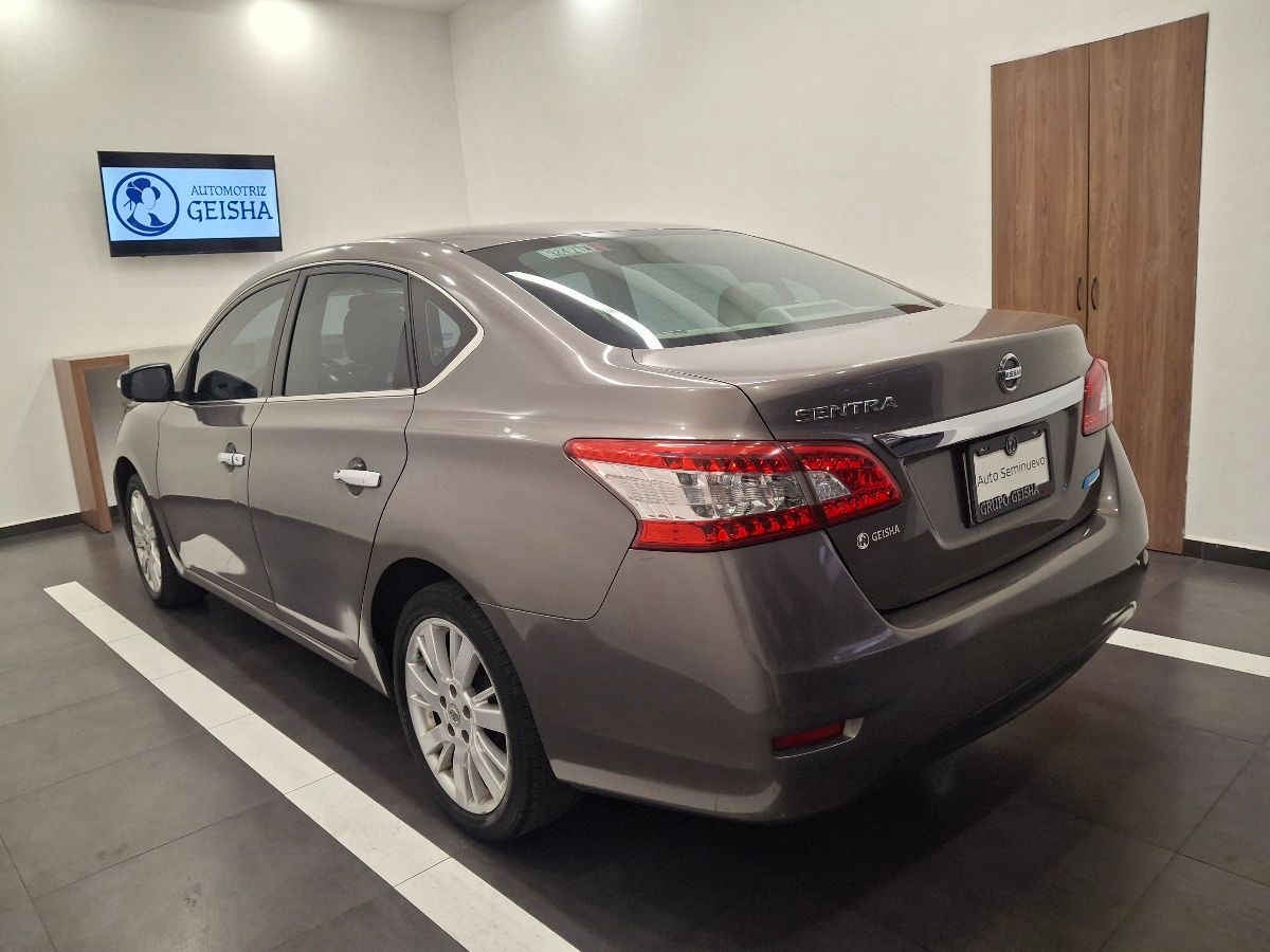 2015 Nissan Sentra 4p Exclusive L4/1.8 Aut Nave