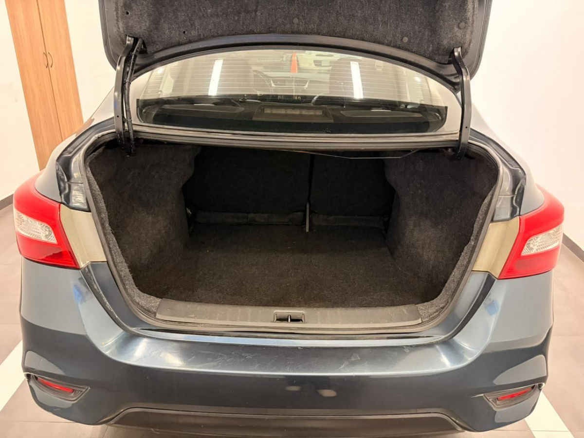 2017 Nissan Sentra 4p Exclusive L4/1.8 Aut Nave