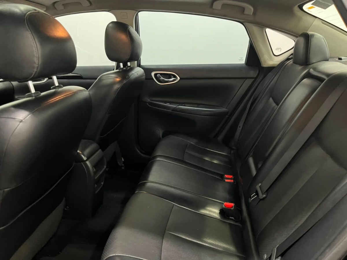 2017 Nissan Sentra 4p Exclusive L4/1.8 Aut Nave