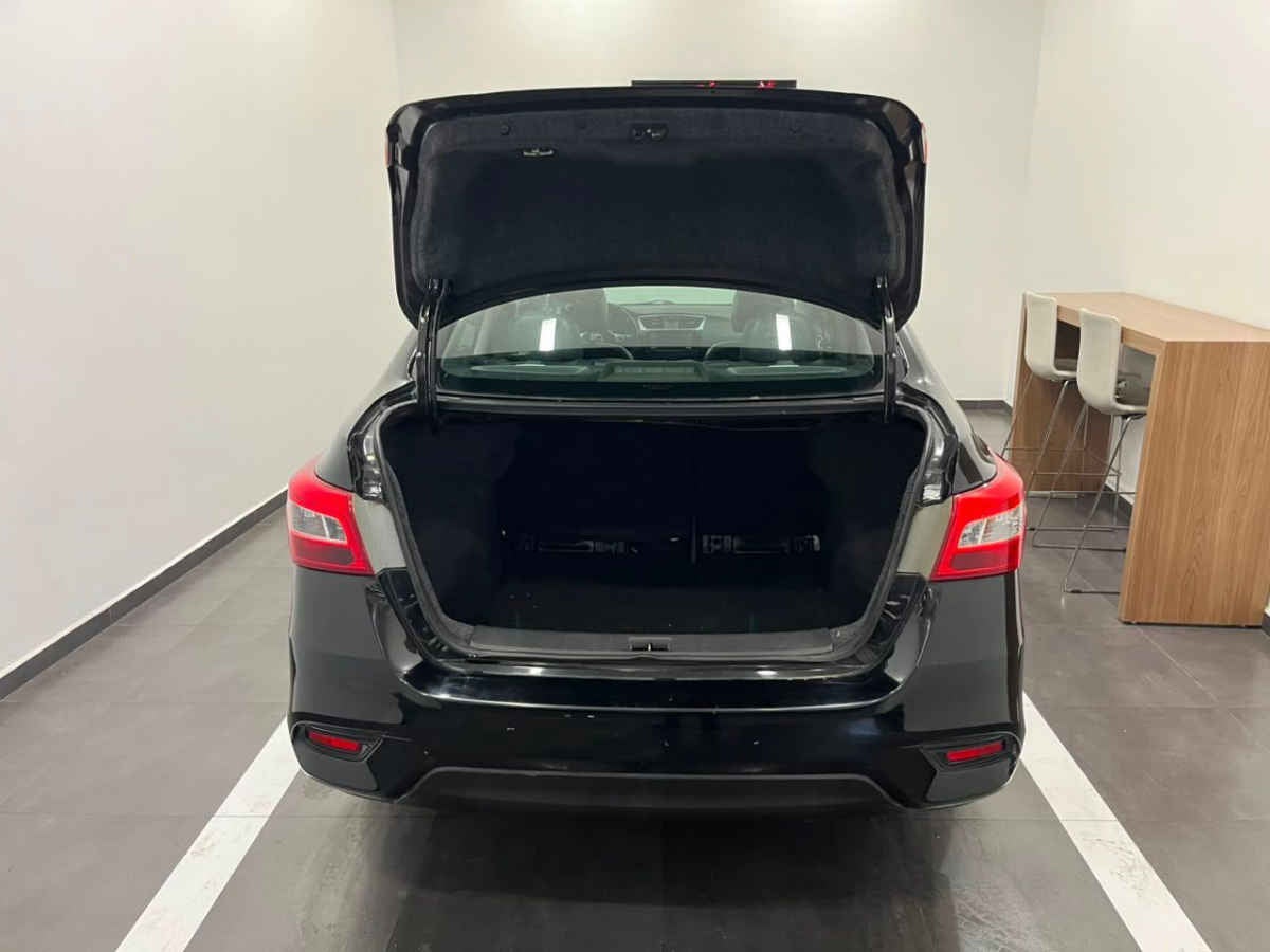 2017 Nissan Sentra 4p Exclusive L4/1.8 Aut Nave