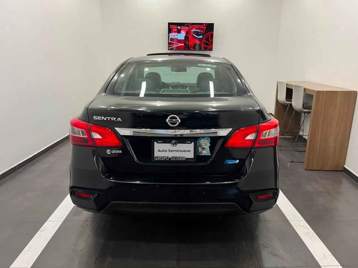 2017 Nissan Sentra 4p Exclusive L4/1.8 Aut Nave