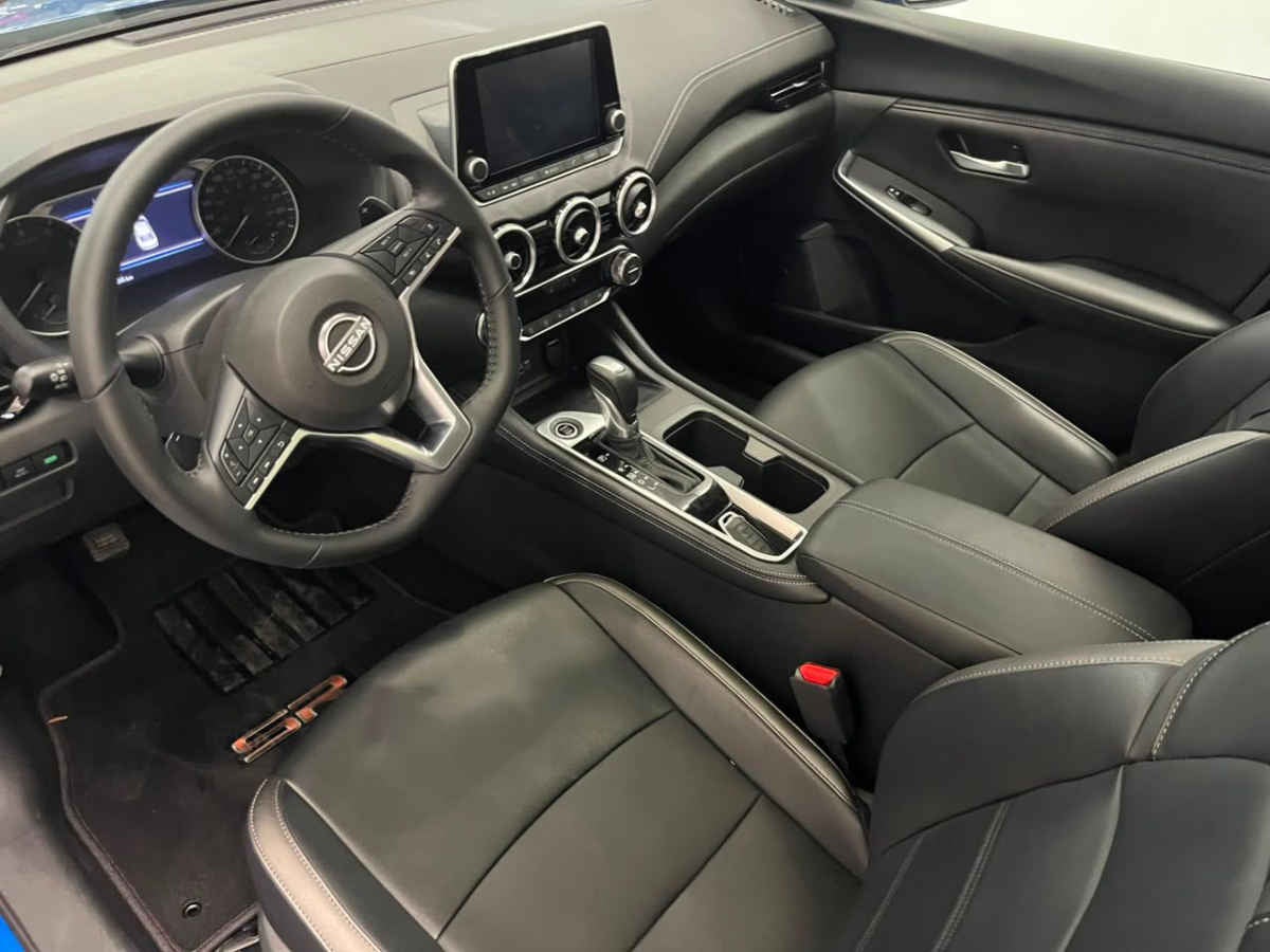 2025 Nissan Sentra 4p SR Platinum Bi-tono L4/2.0 Aut