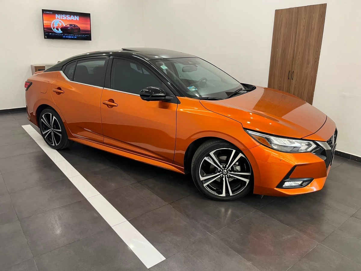 2023 Nissan Sentra 4p SR Platinum Bi-tono L4/2.0 Aut