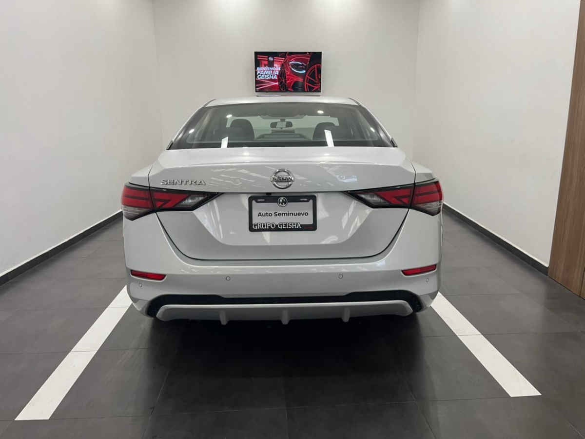 2023 Nissan Sentra 4p Advance L4/2.0 Man