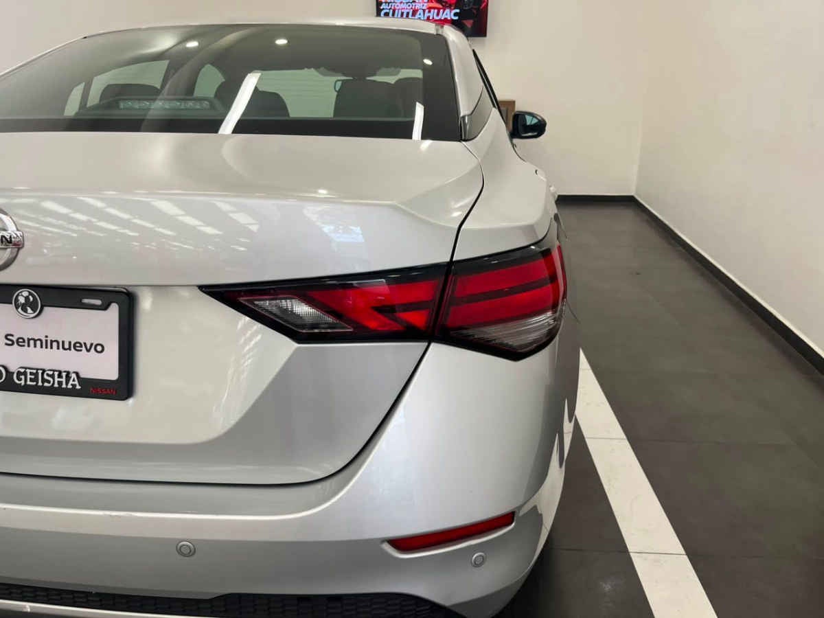 2020 Nissan Sentra 4p Exclusive L4/2.0 Aut