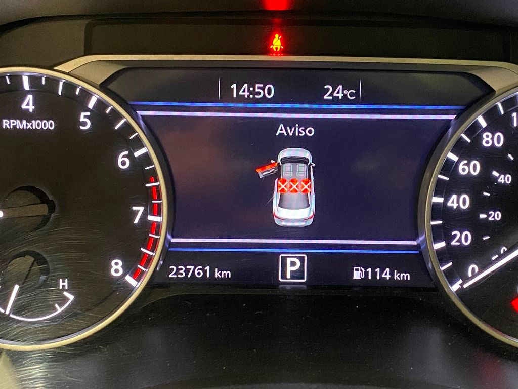 2022 Nissan Sentra 4p SR Bi-tono L4/2.0 Aut