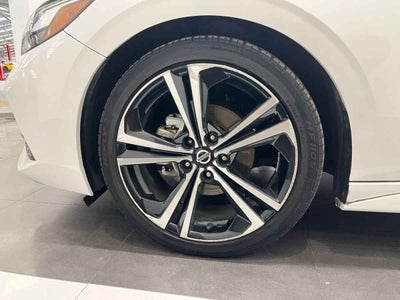 2020 Nissan Sentra 4p SR L4/2.0/T Man
