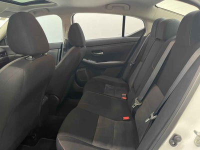 2021 Nissan Sentra 4p SR Bi-tono L4/2.0 Aut