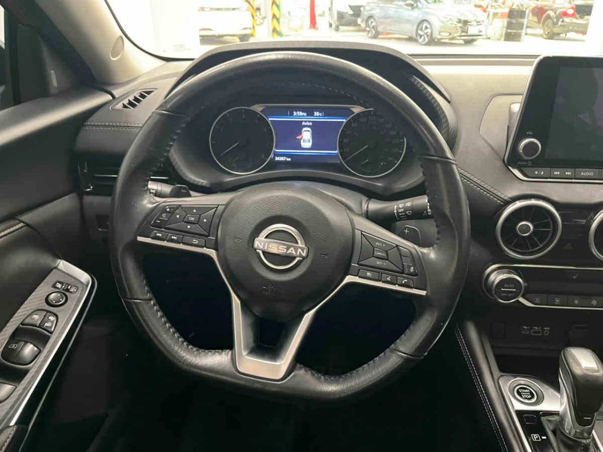 2024 Nissan Sentra 4p SR Platinum Bi-tono L4/2.0 Aut