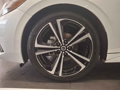 2023 Nissan Sentra 4p SR Platinum L4/2.0 Aut