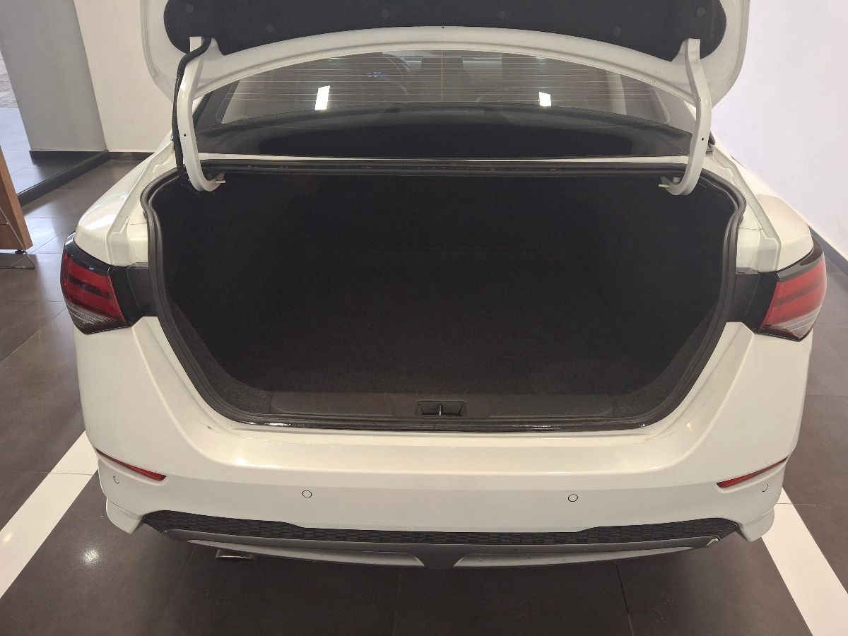 2023 Nissan Sentra 4p SR Platinum L4/2.0 Aut