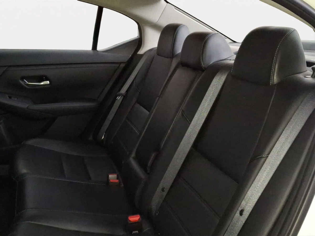 2024 Nissan Sentra 4p SR Platinum Bi-tono L4/2.0 Aut