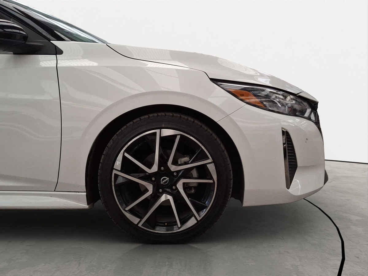 2024 Nissan Sentra 4p SR Platinum Bi-tono L4/2.0 Aut