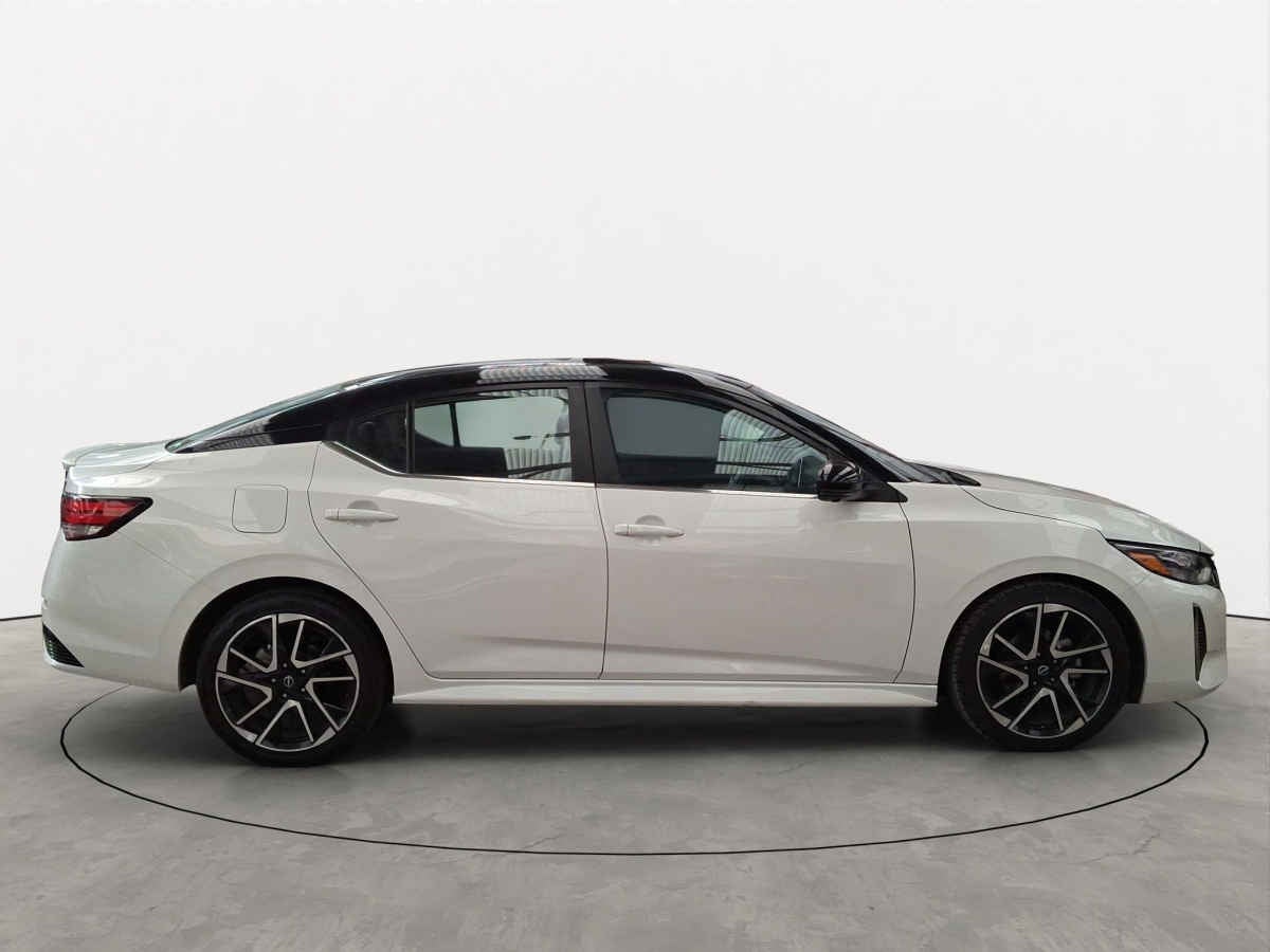 2024 Nissan Sentra 4p SR Platinum Bi-tono L4/2.0 Aut