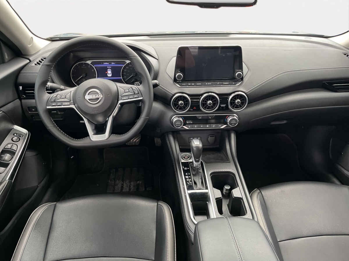 2025 Nissan Sentra 4p SR Platinum Bi-tono L4/2.0 Aut
