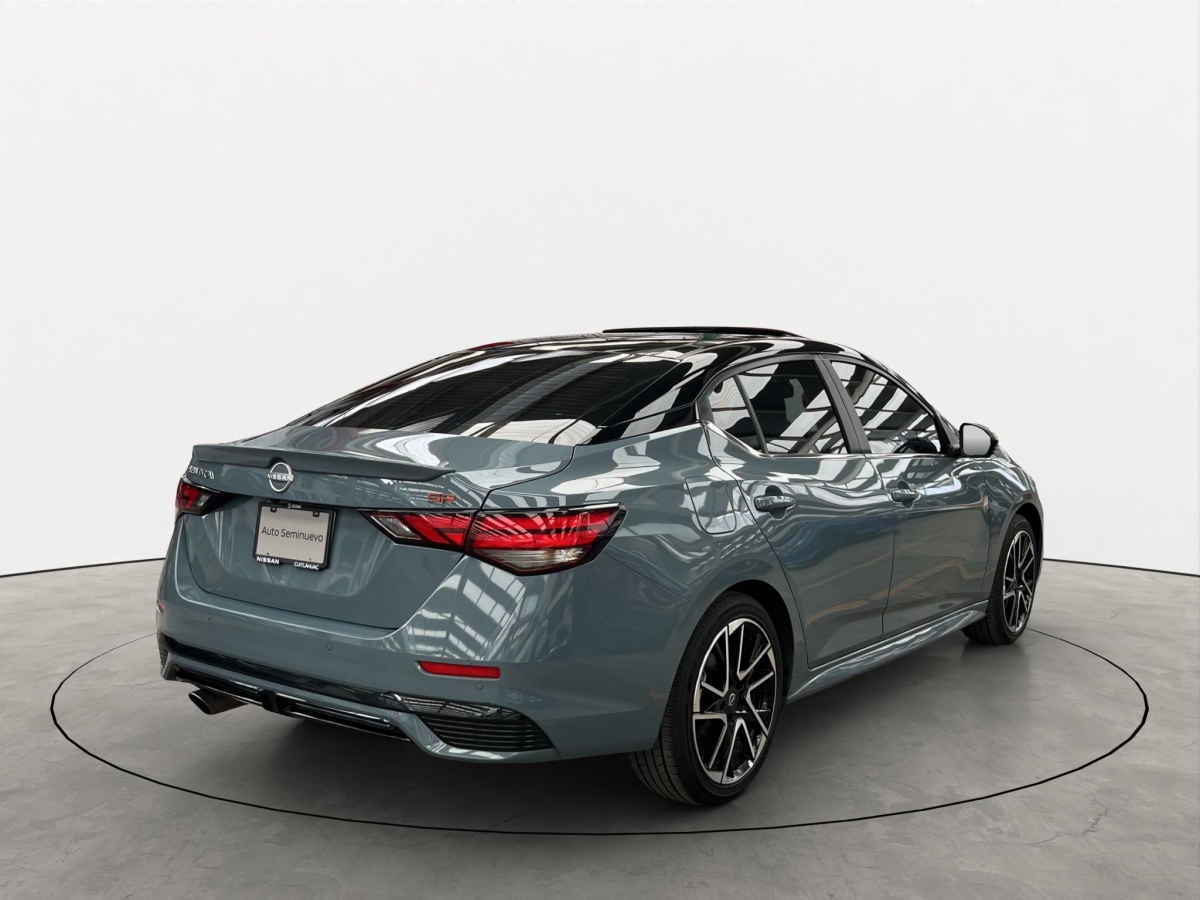 2025 Nissan Sentra 4p SR Platinum Bi-tono L4/2.0 Aut