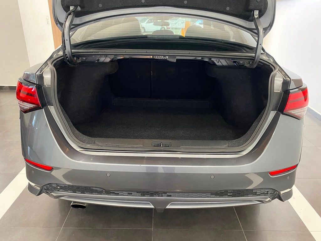 2023 Nissan Sentra 4p SR L4/2.0 Aut