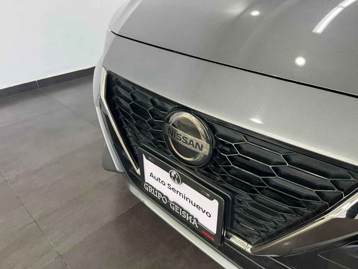 2023 Nissan Sentra 4p SR L4/2.0 Aut