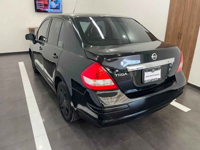 2016 Nissan Tiida 4p Sedán Sense L4/1.8 Man