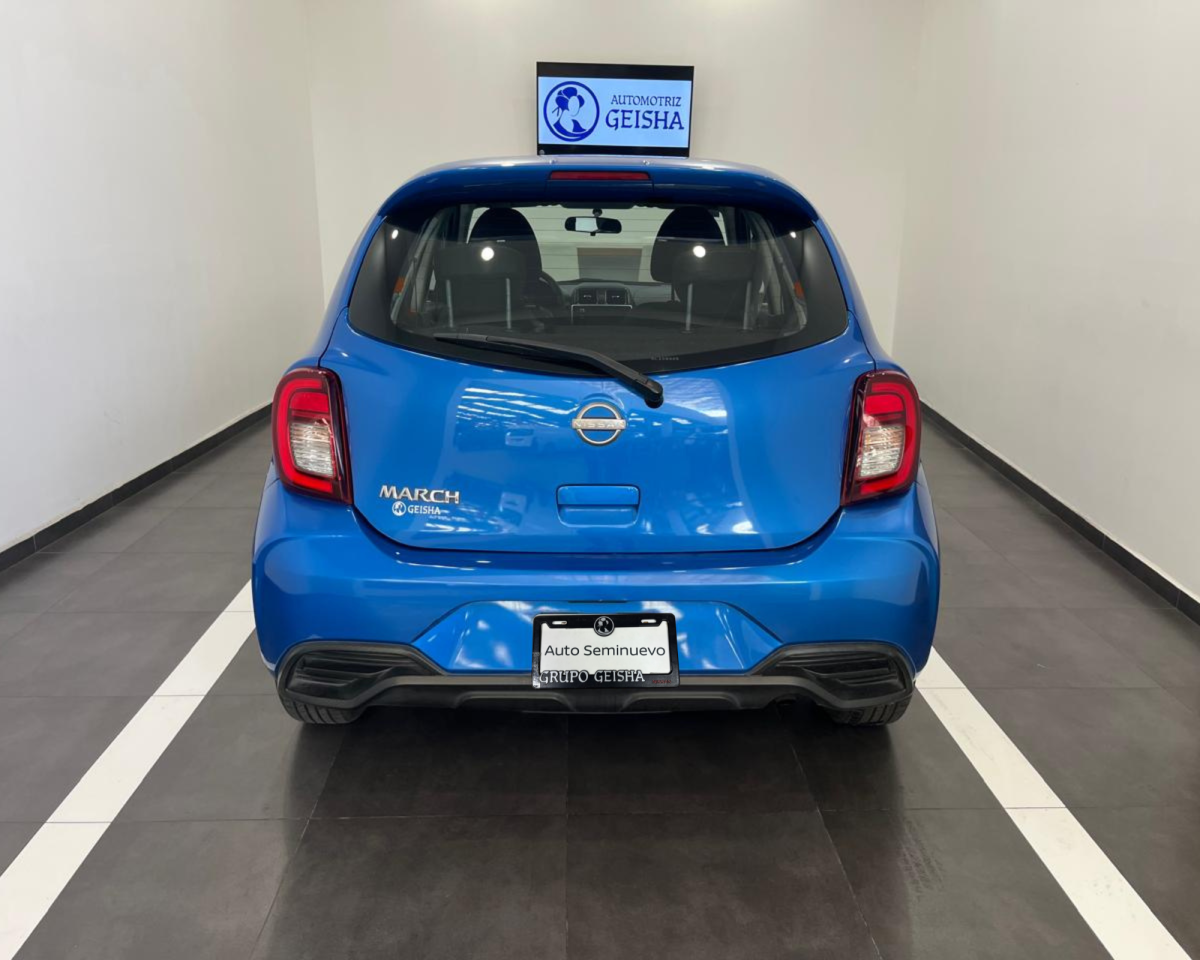 2022 Nissan March 5p Advance L4/1.6 Man