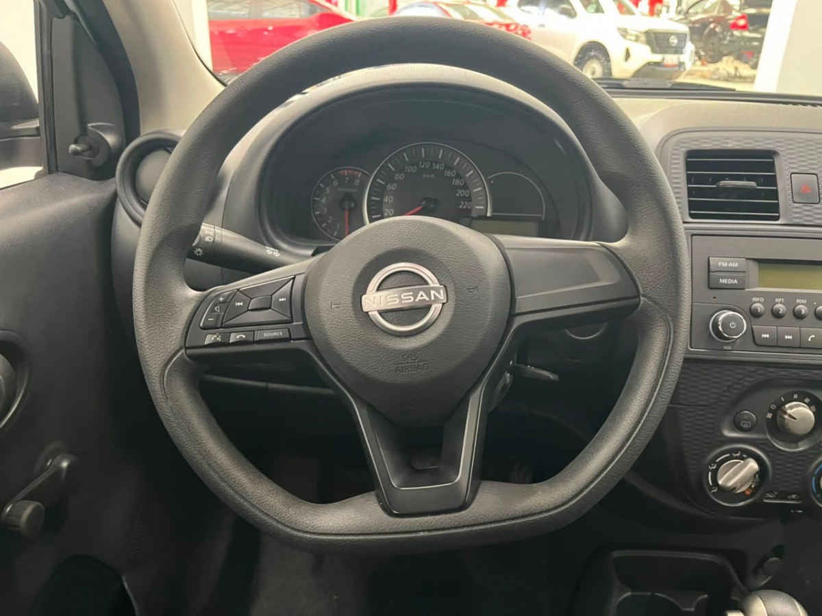 2025 Nissan March 5p Sense L4/1.6 Aut