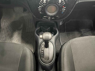 2023 Nissan March 5p Exclusive Bitono L4/1.6 Aut