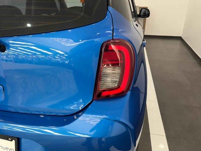 2023 Nissan March 5p Exclusive Bitono L4/1.6 Aut