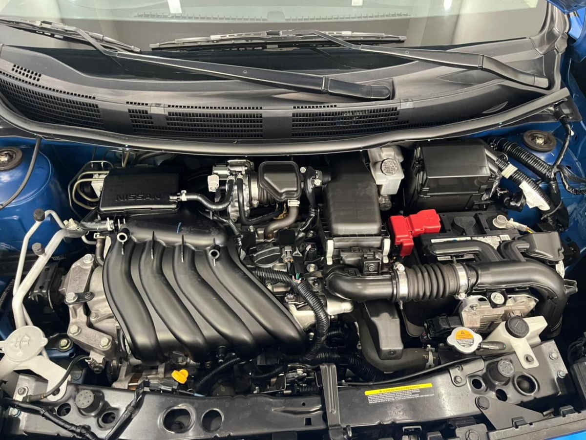 2023 Nissan March 5p Exclusive Bitono L4/1.6 Aut
