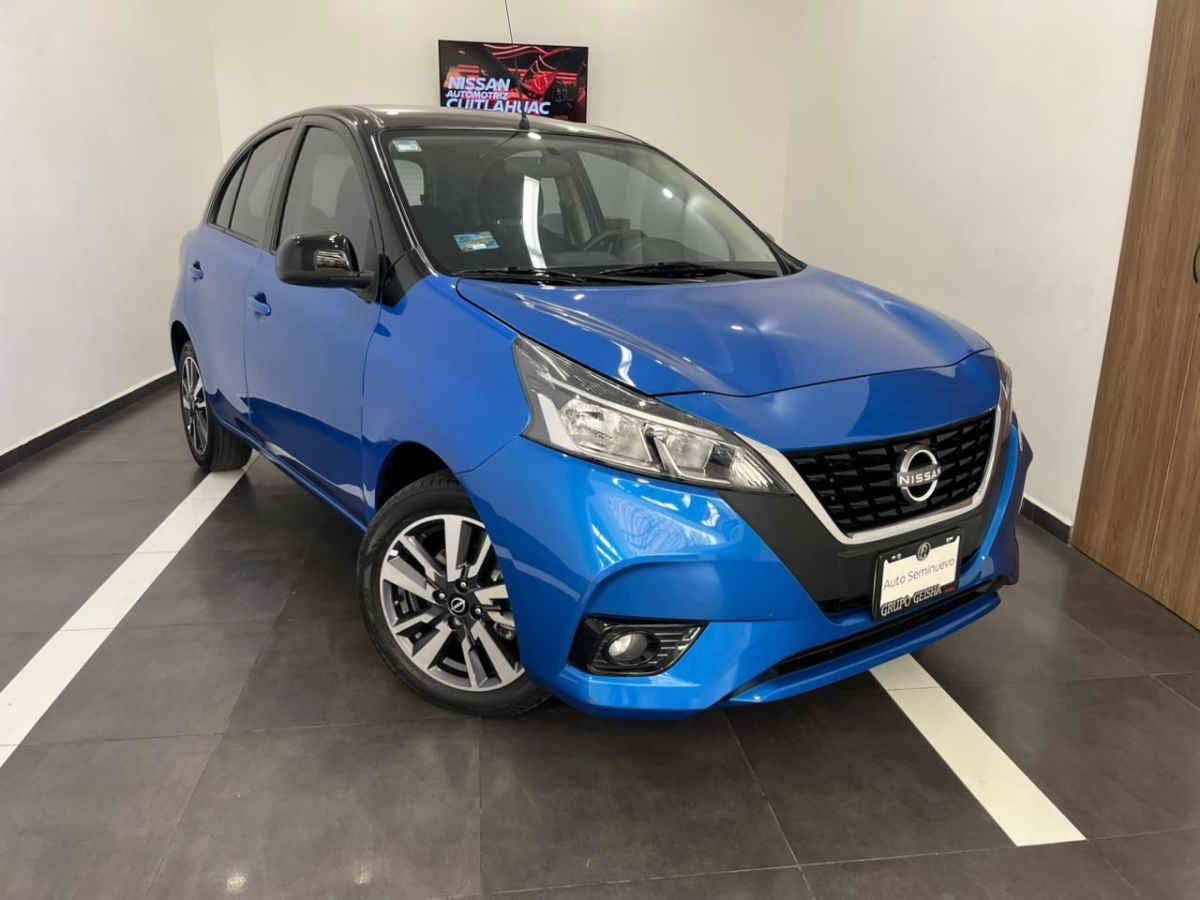 2023 Nissan March 5p Exclusive Bitono L4/1.6 Aut