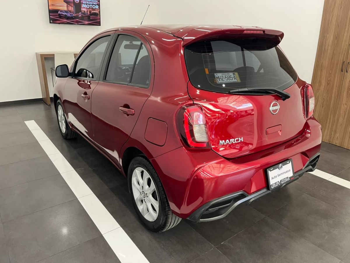 2024 Nissan March 5p Advance L4/1.6 Man