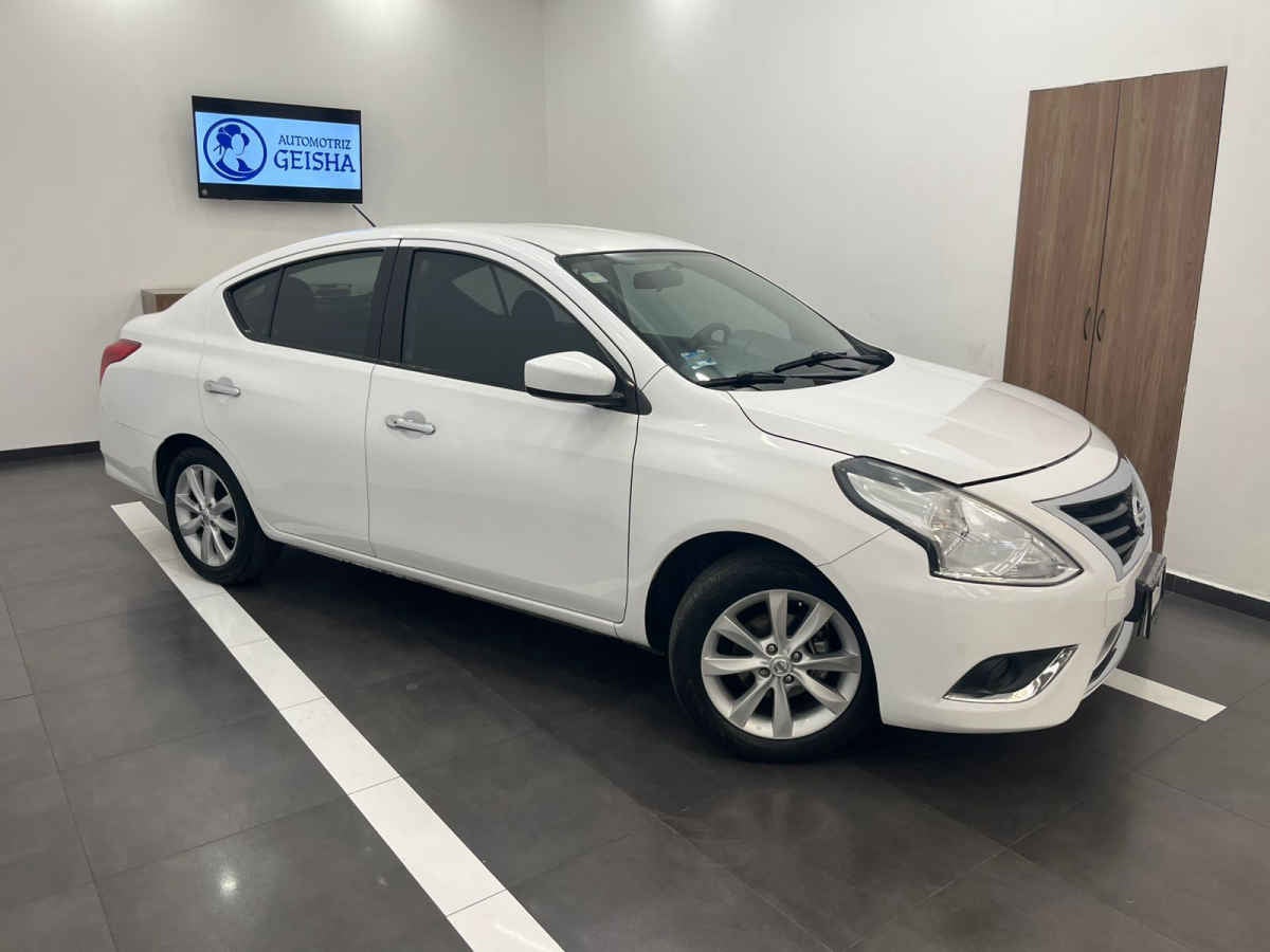 2018 Nissan Versa 4p Advance L4/1.6 Aut