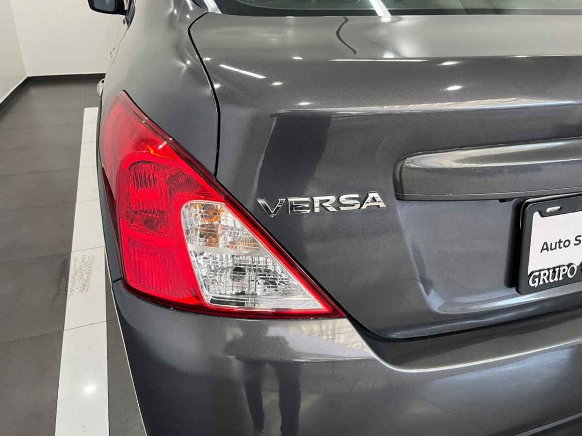 2018 Nissan Versa 4p Advance L4/1.6 Aut
