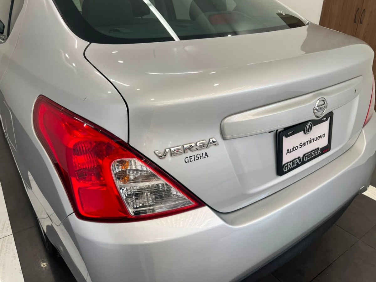 2018 Nissan Versa 4p Advance L4/1.6 Aut