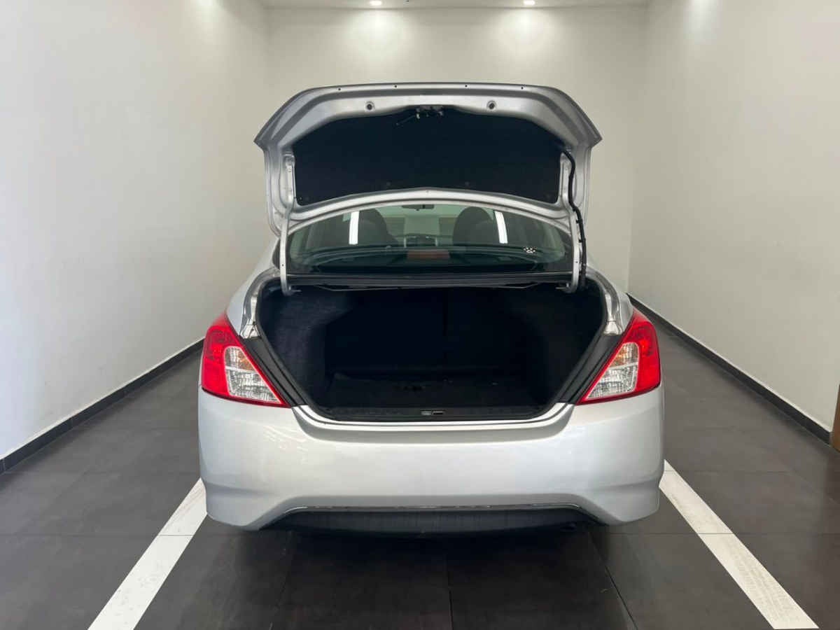 2018 Nissan Versa 4p Advance L4/1.6 Aut