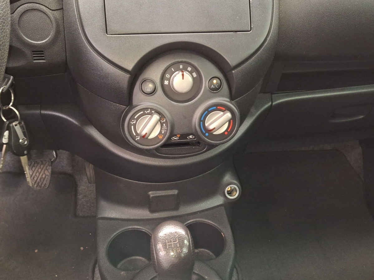2022 Nissan V-Drive 4p L4/1.6 Man