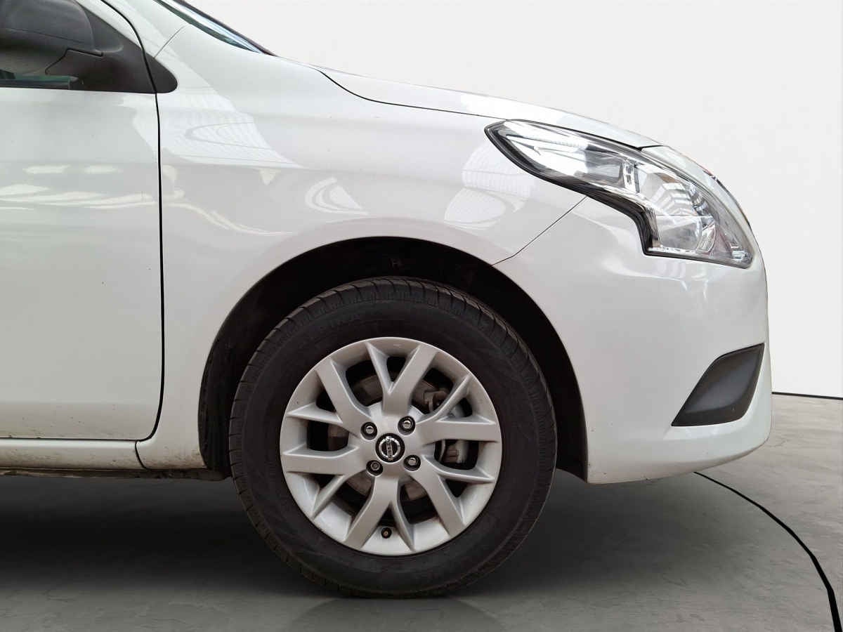 2022 Nissan V-Drive 4p L4/1.6 Man