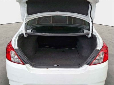 2022 Nissan V-Drive 4p L4/1.6 Man