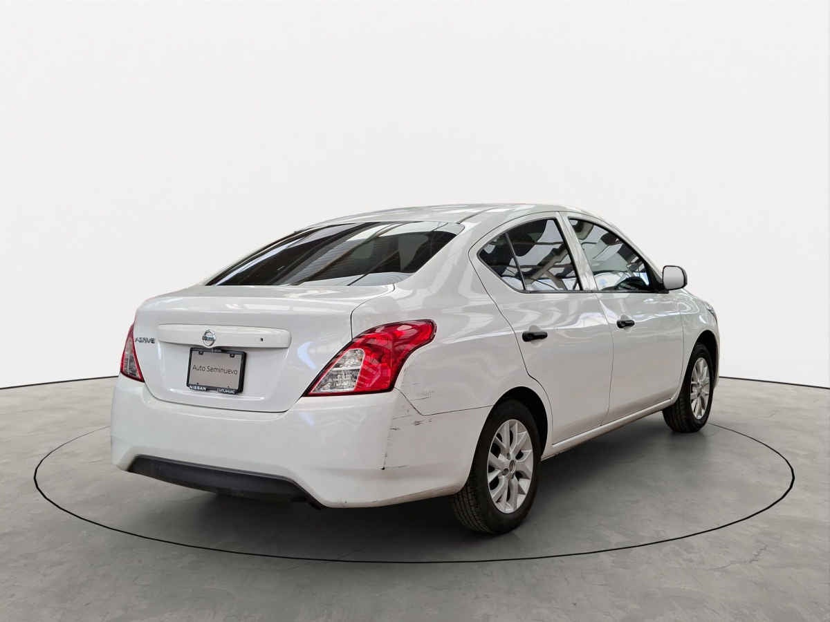 2022 Nissan V-Drive 4p L4/1.6 Man