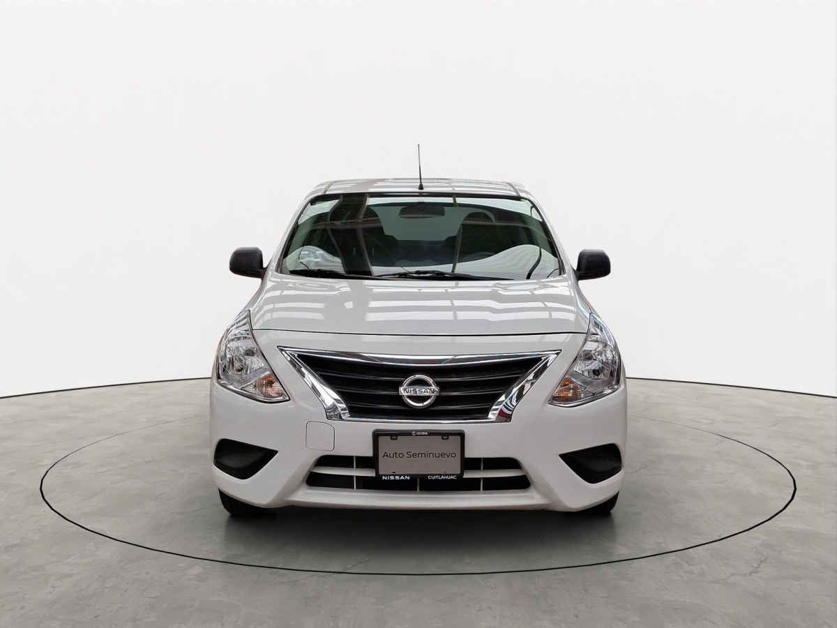 2022 Nissan V-Drive 4p L4/1.6 Man