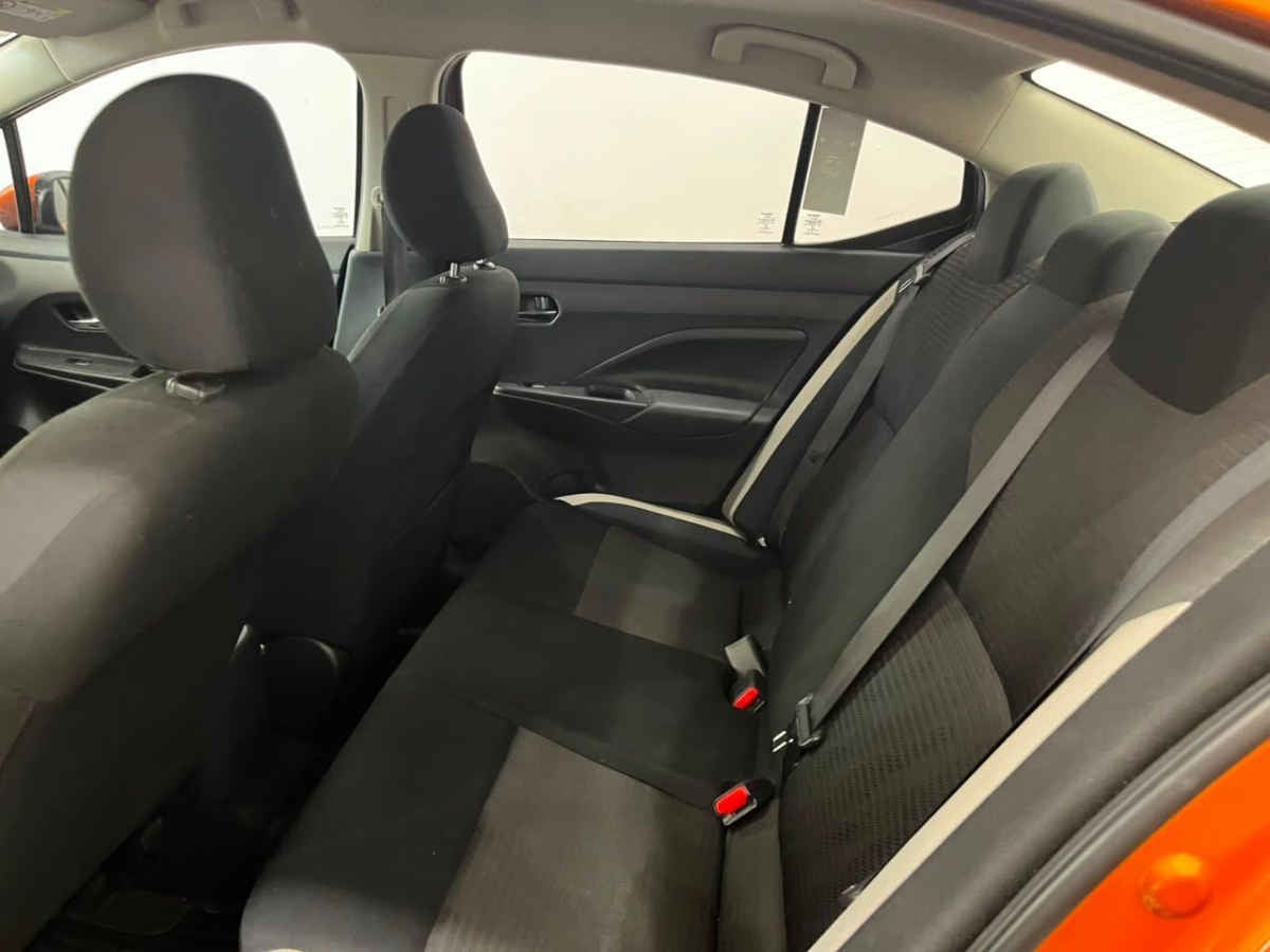 2020 Nissan Versa 4p Advance L4/1.6 Man