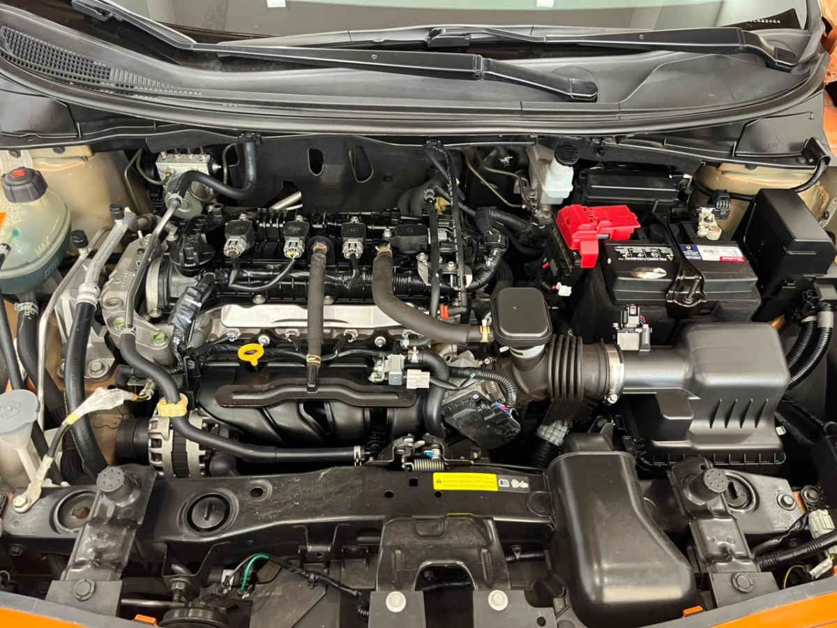 2020 Nissan Versa 4p Advance L4/1.6 Man