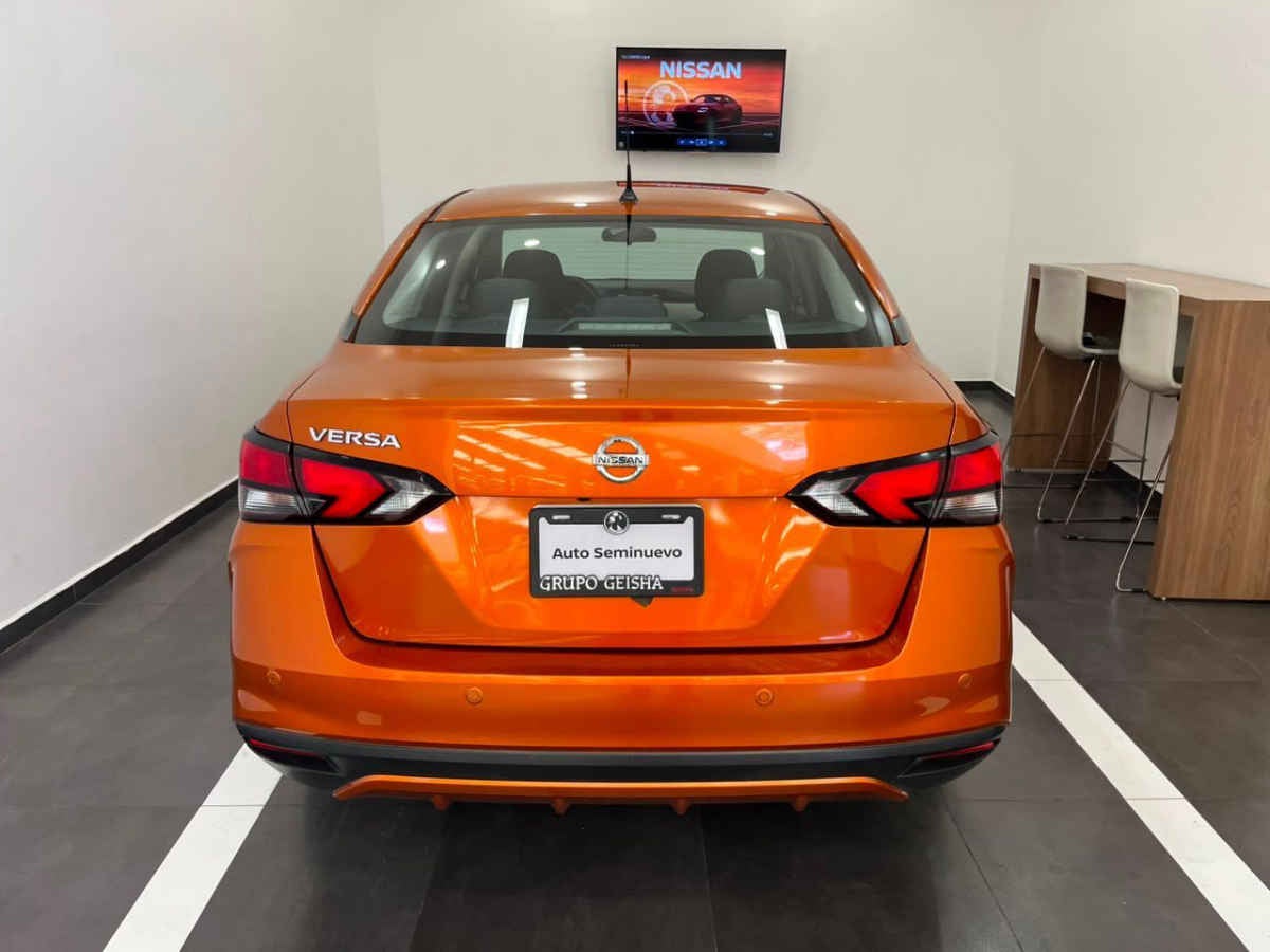 2020 Nissan Versa 4p Advance L4/1.6 Man